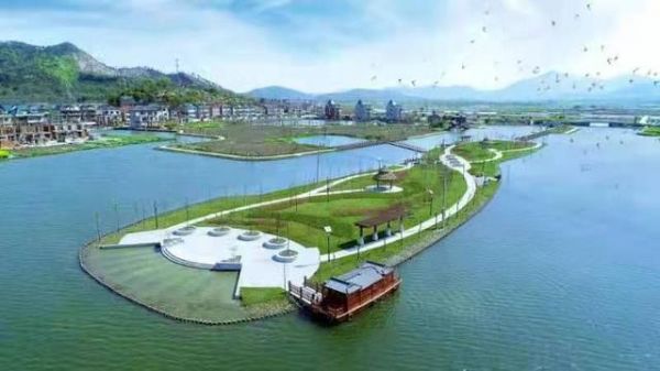 浙江绍兴上虞乡村水上公园一景。新华网发（于宣 供图）